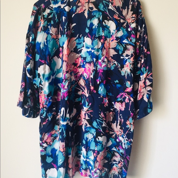 Dana Buchman Watercolor Tunic Blouse - Picture 6 of 7